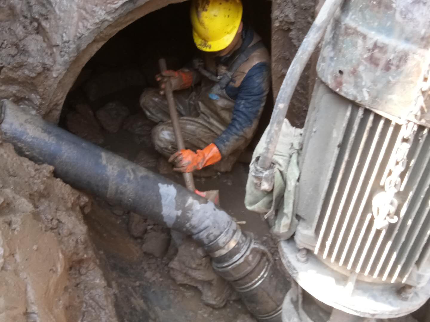 调兵山管道清淤