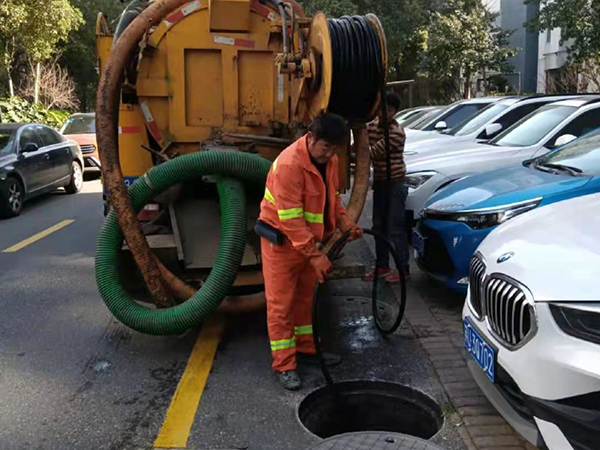调兵山排污管道清淤
